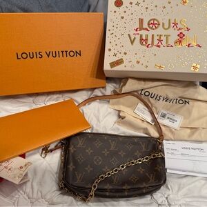 Louis Vuitton Pochette Accessoires Bag